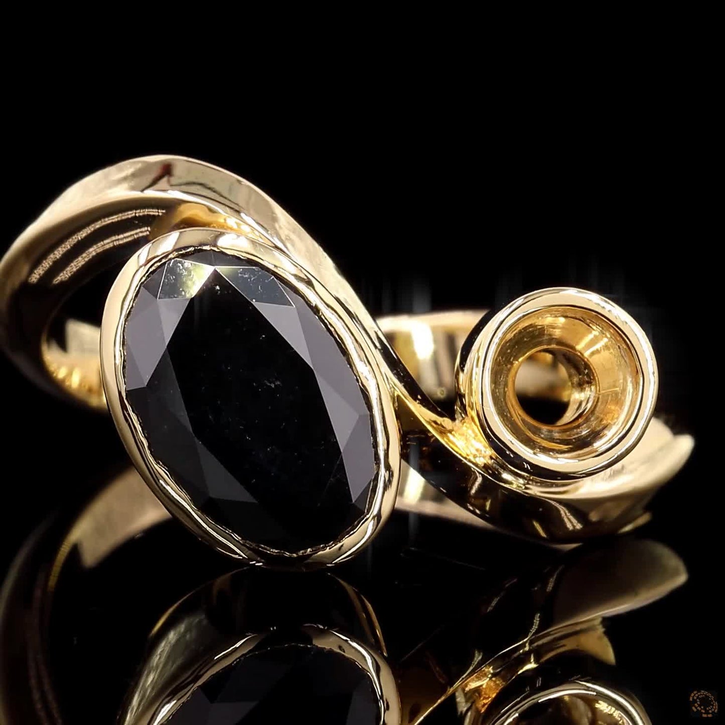 The Avant Yellow Gold Oval Diamond Ring