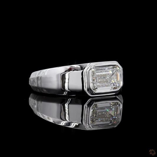 The Luster White Gold Emerald Diamond Ring