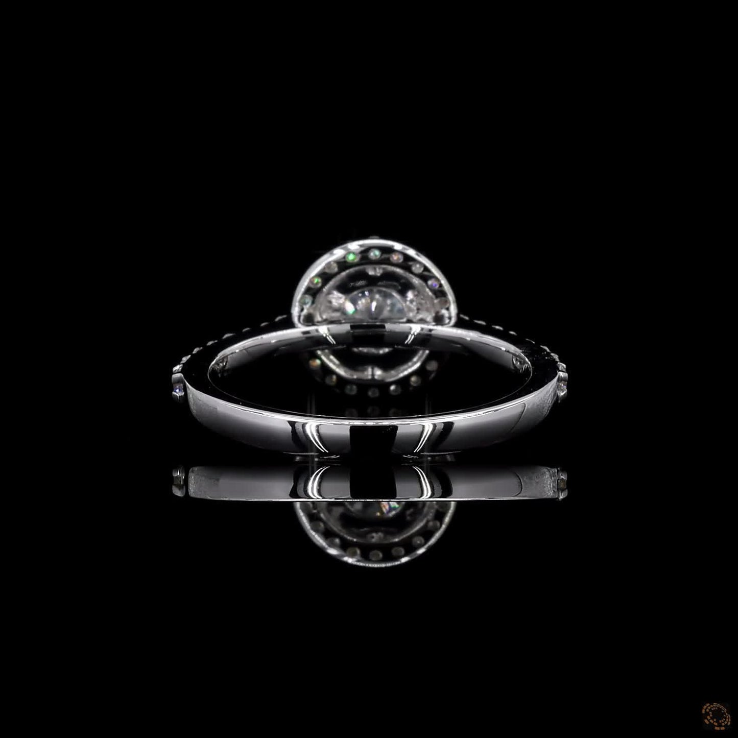 The Exquisite White Gold Round Diamond Halo Ring