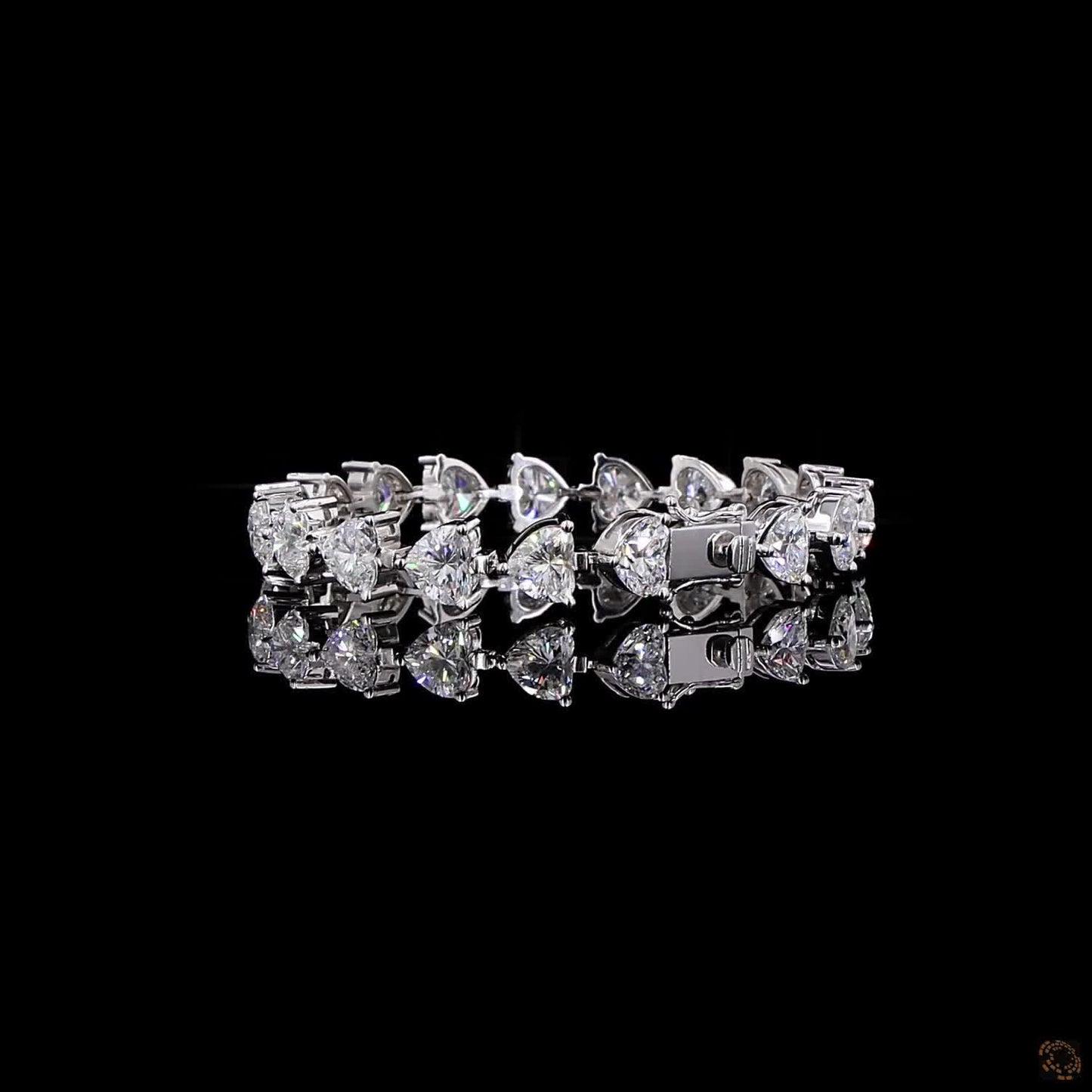 Amara – Heart Cut Lab Grown Diamond Bracelet in White Gold