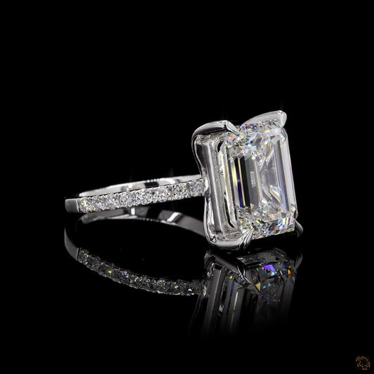 Levana – Emerald Cut Ring