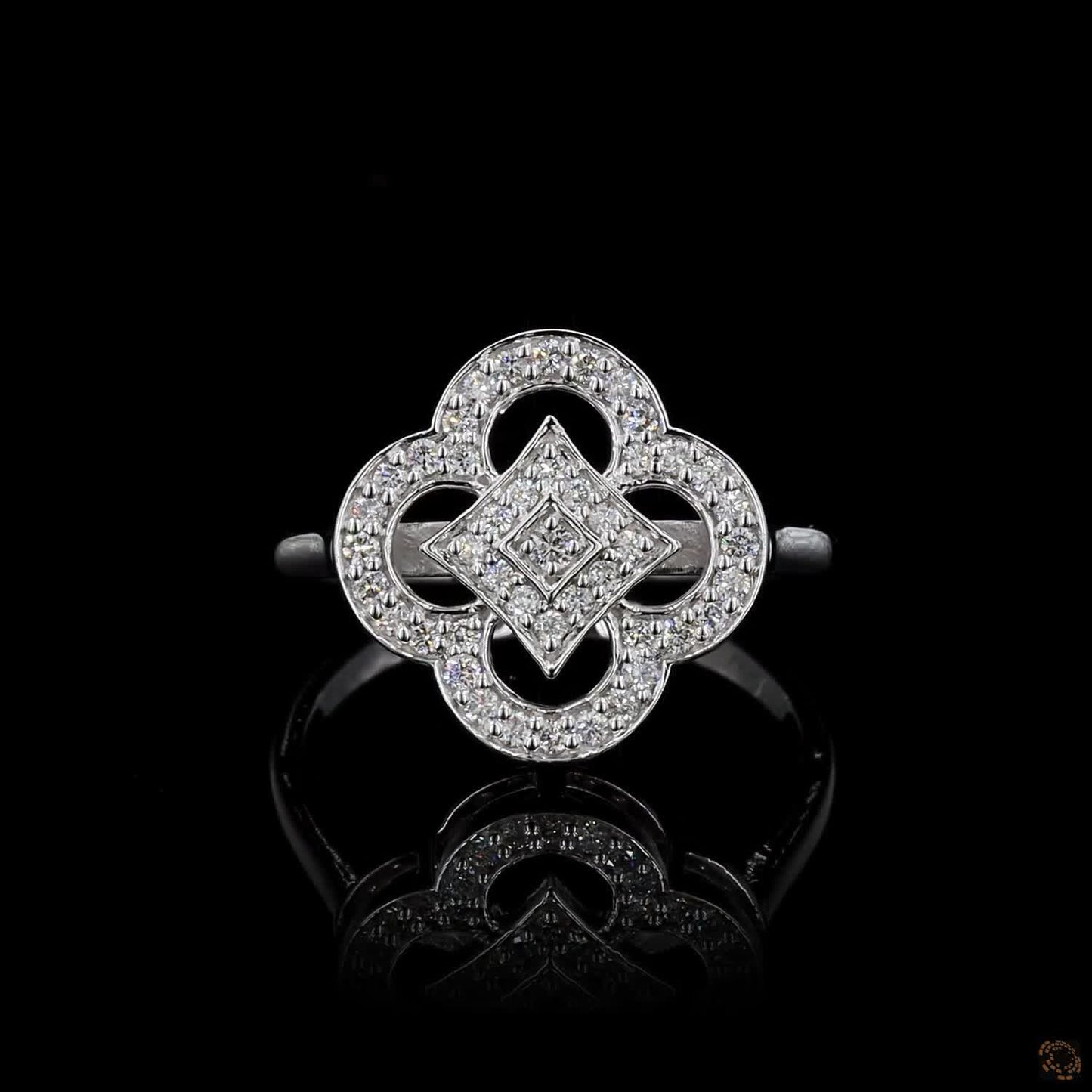 Liora – Vintage-Inspired Floral Diamond Ring