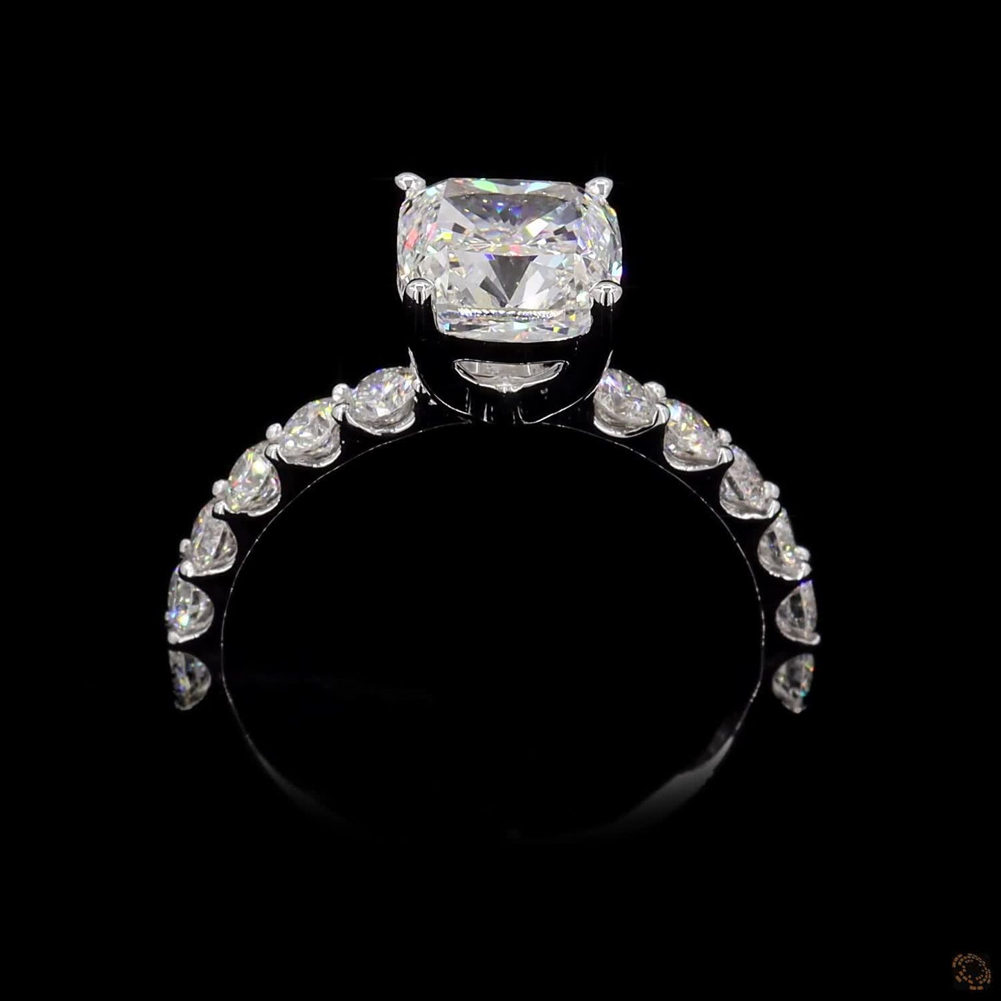 Avelyn – Cushion Cut Diamond Ring