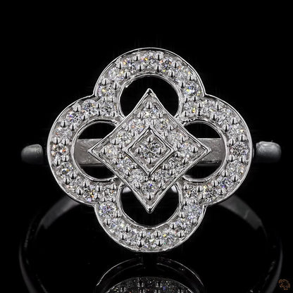 Liora – Vintage-Inspired Floral Diamond Ring