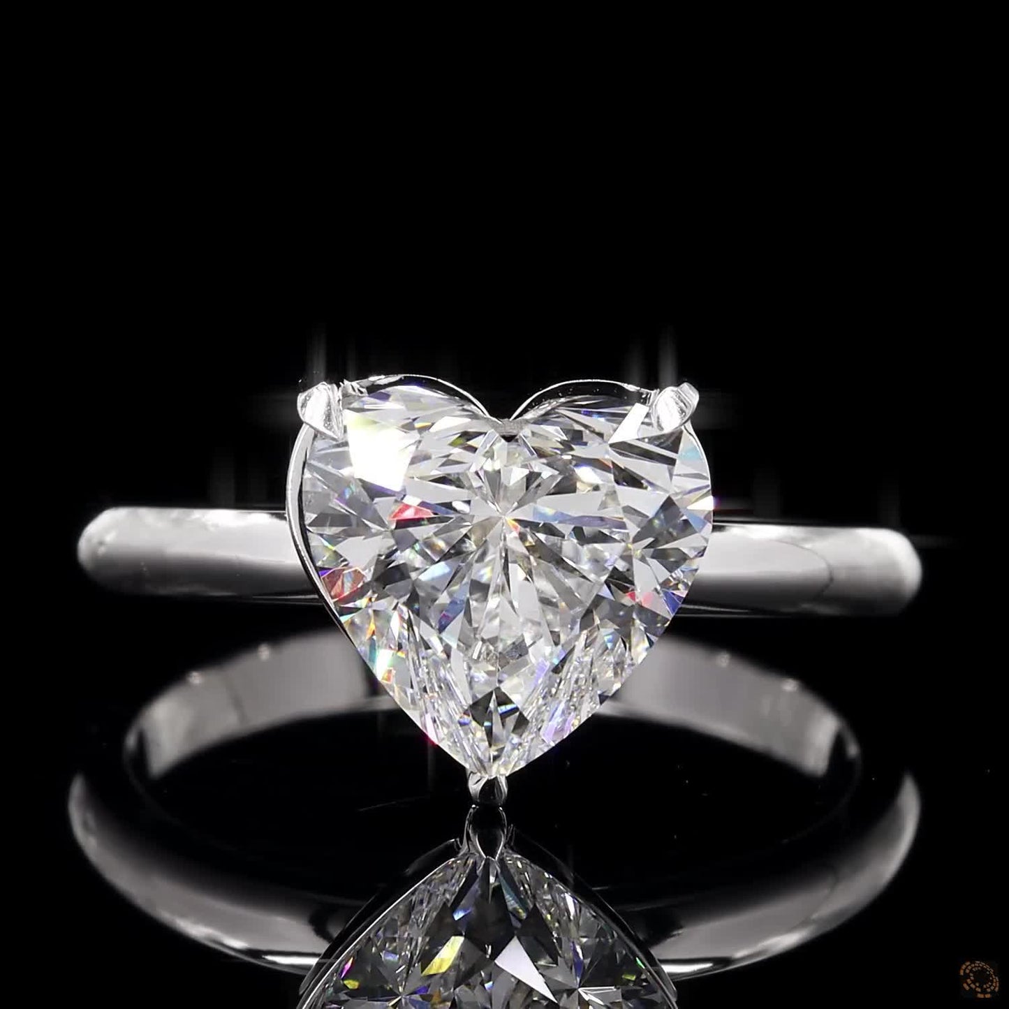 The Exquisite White Gold Heart Diamond Ring