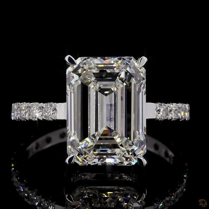 The Exquisite White Gold Emerald Diamond Ring