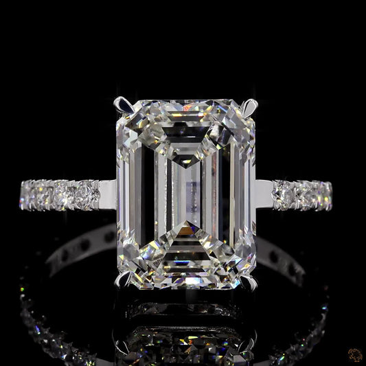 The Exquisite White Gold Emerald Diamond Ring