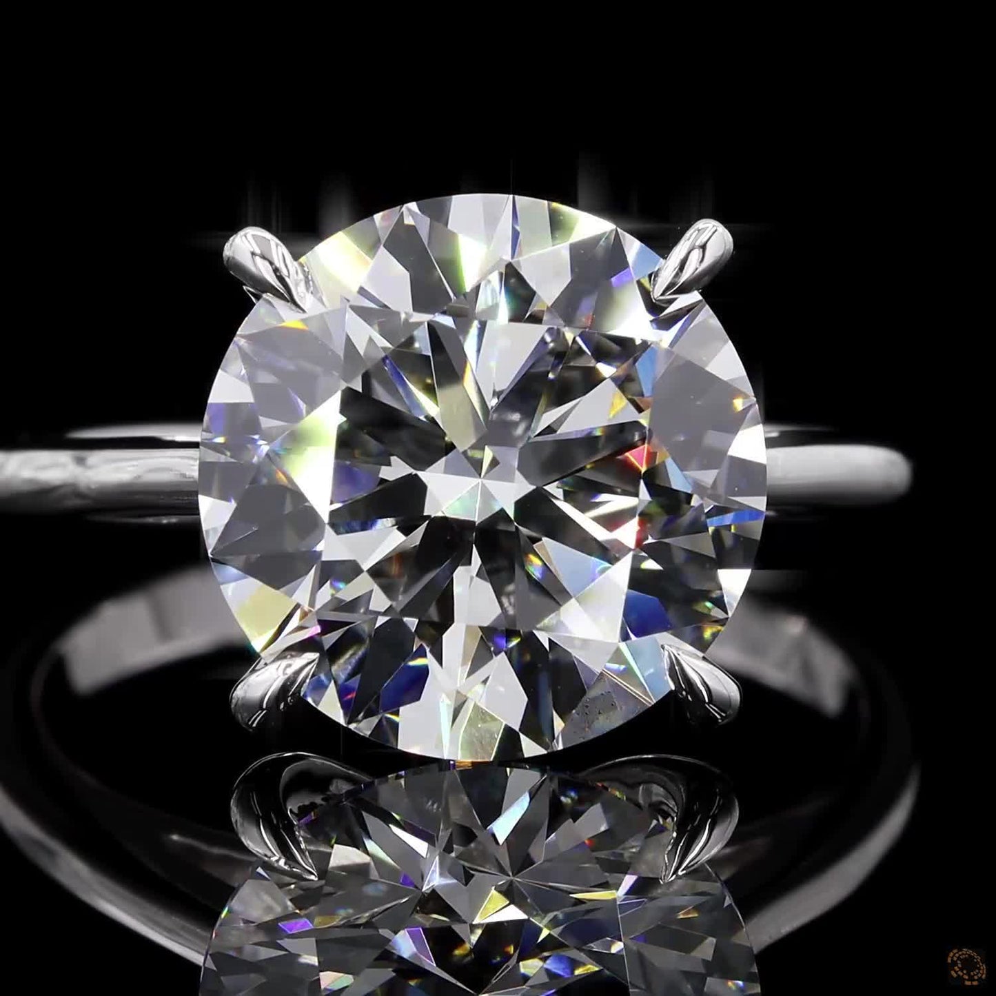 The Luster White Gold Round Diamond Ring