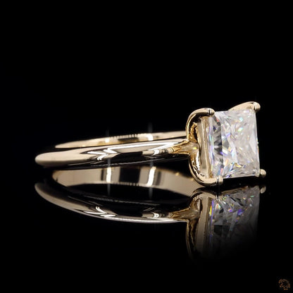 Cleo – Princess Solitaire Diamond Ring