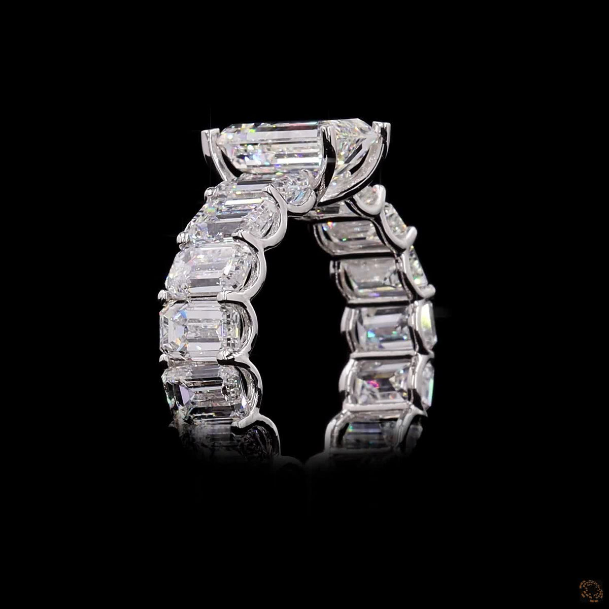 The Luster White Gold Emerald Diamond Ring