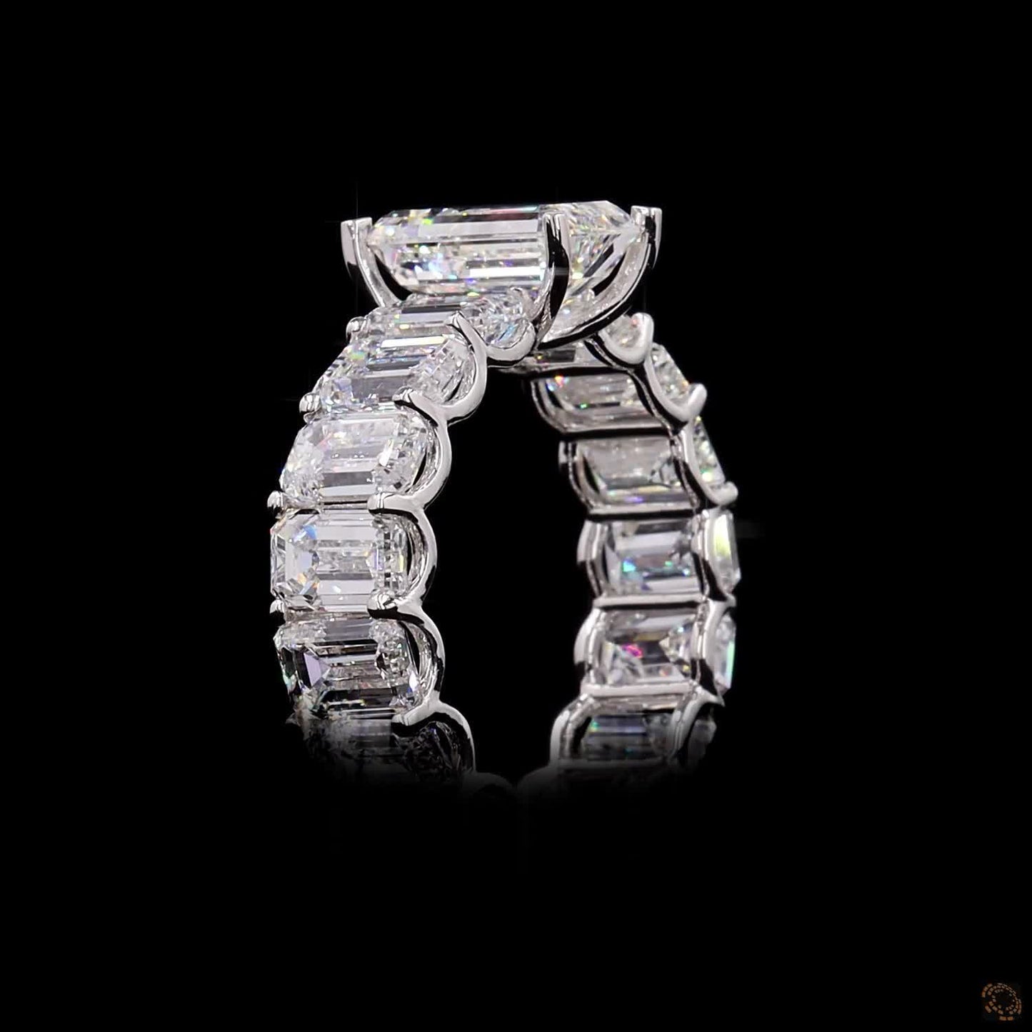 The Luster White Gold Emerald Diamond Ring