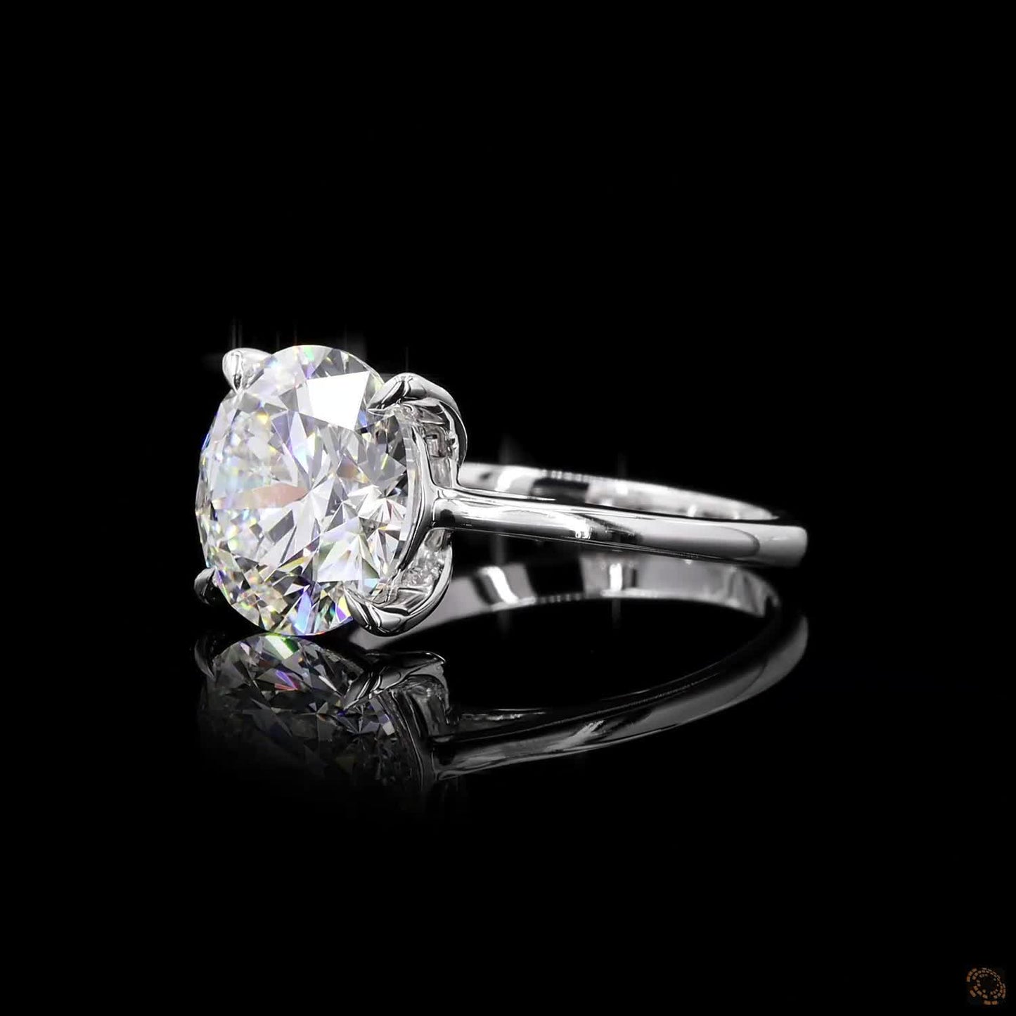 The Luster White Gold Round Diamond Ring
