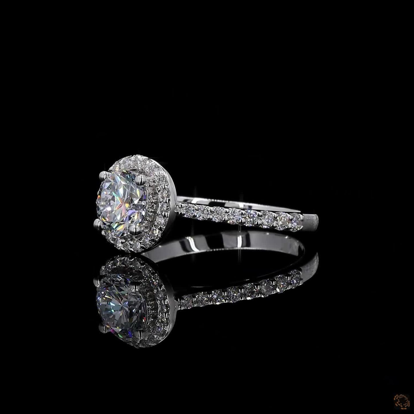 The Exquisite White Gold Round Diamond Halo Ring