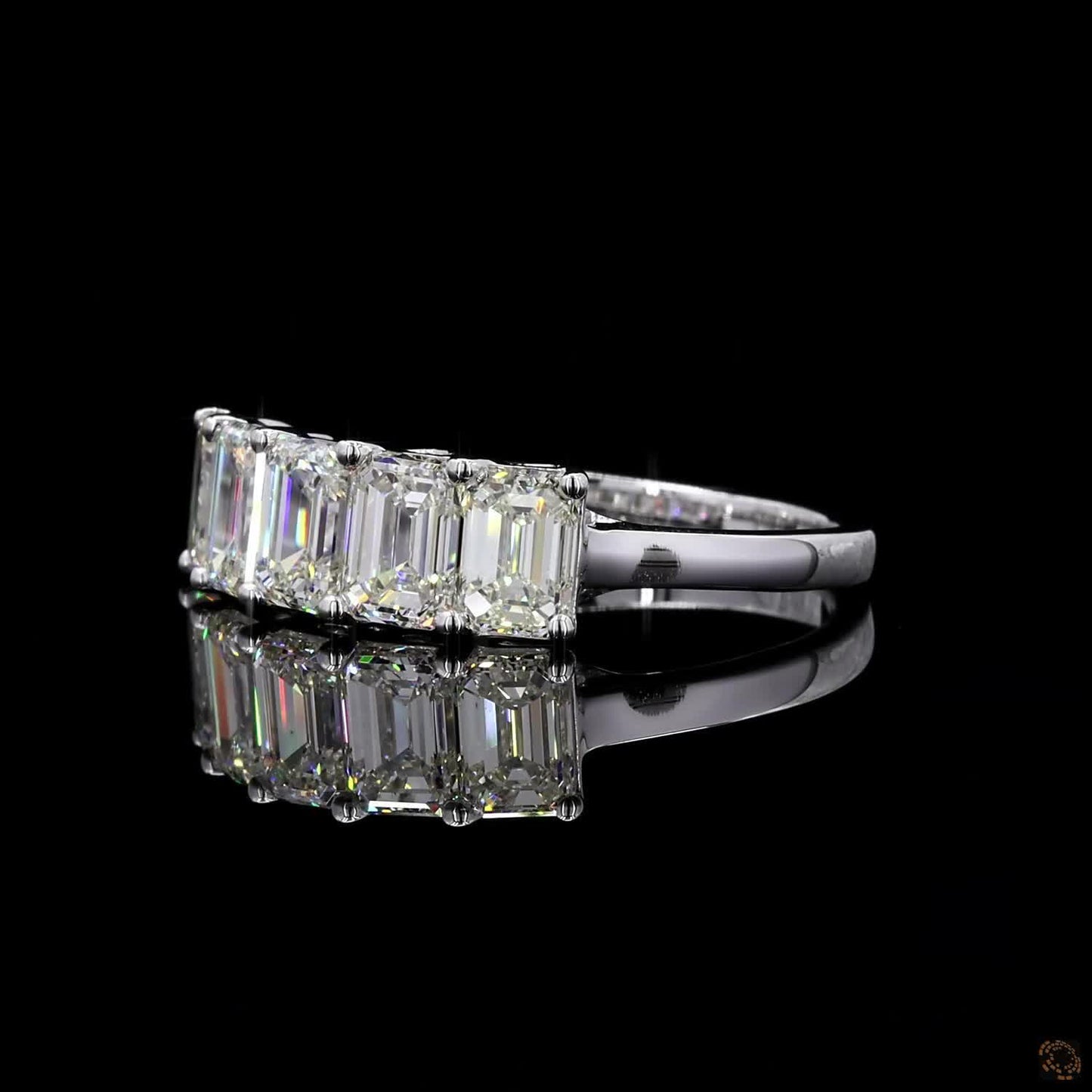 The Exquisite White Gold Emerald Diamond Ring