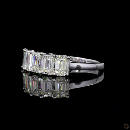 The Exquisite White Gold Emerald Diamond Ring