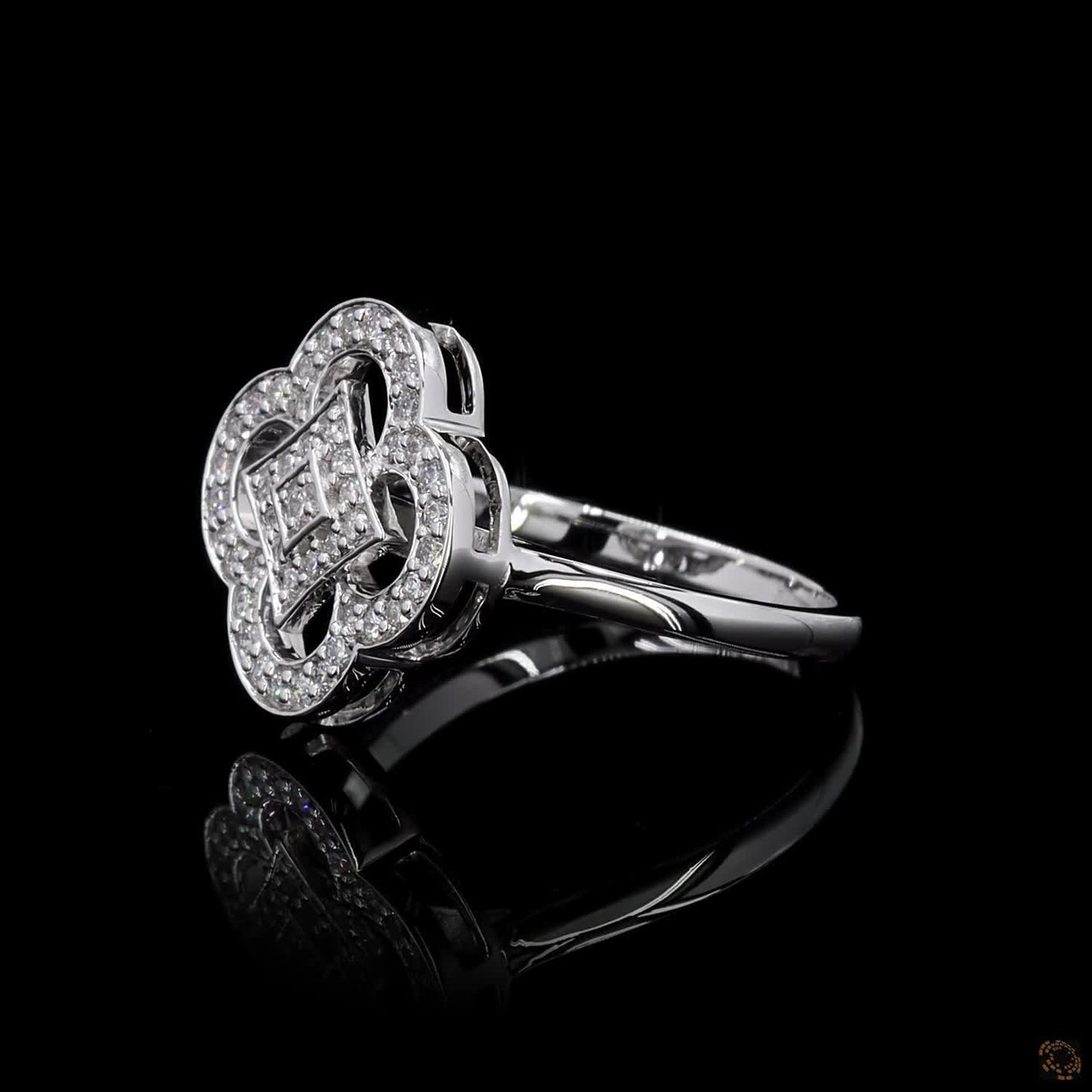 Liora – Vintage-Inspired Floral Diamond Ring