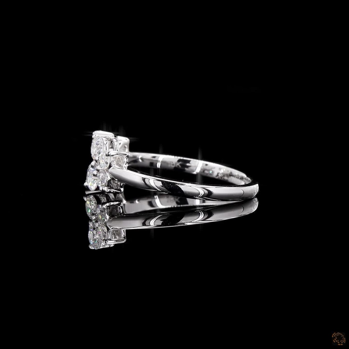 The Luster White Gold Diamond Flower Ring