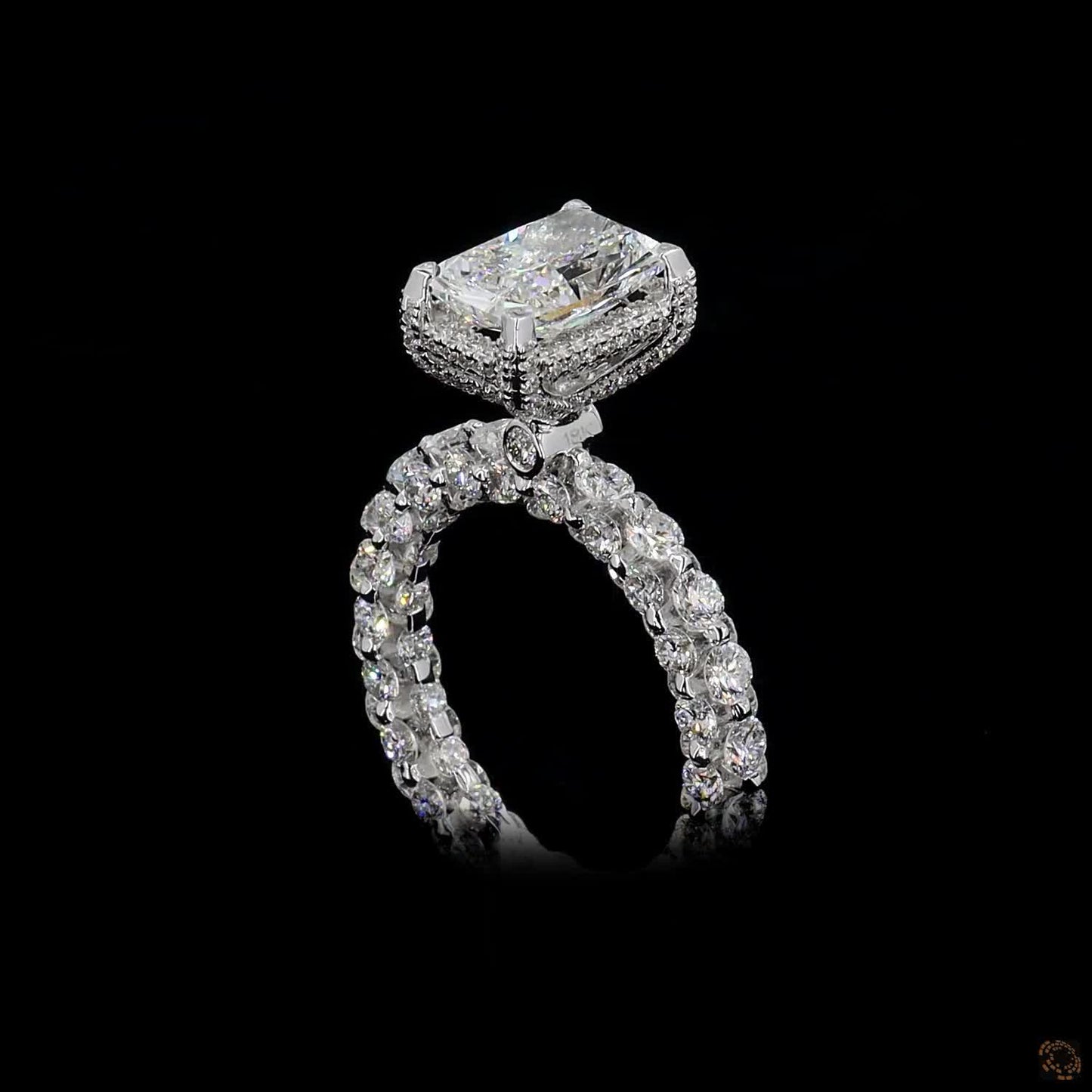 The Exquisite White Gold Radiant Diamond Ring