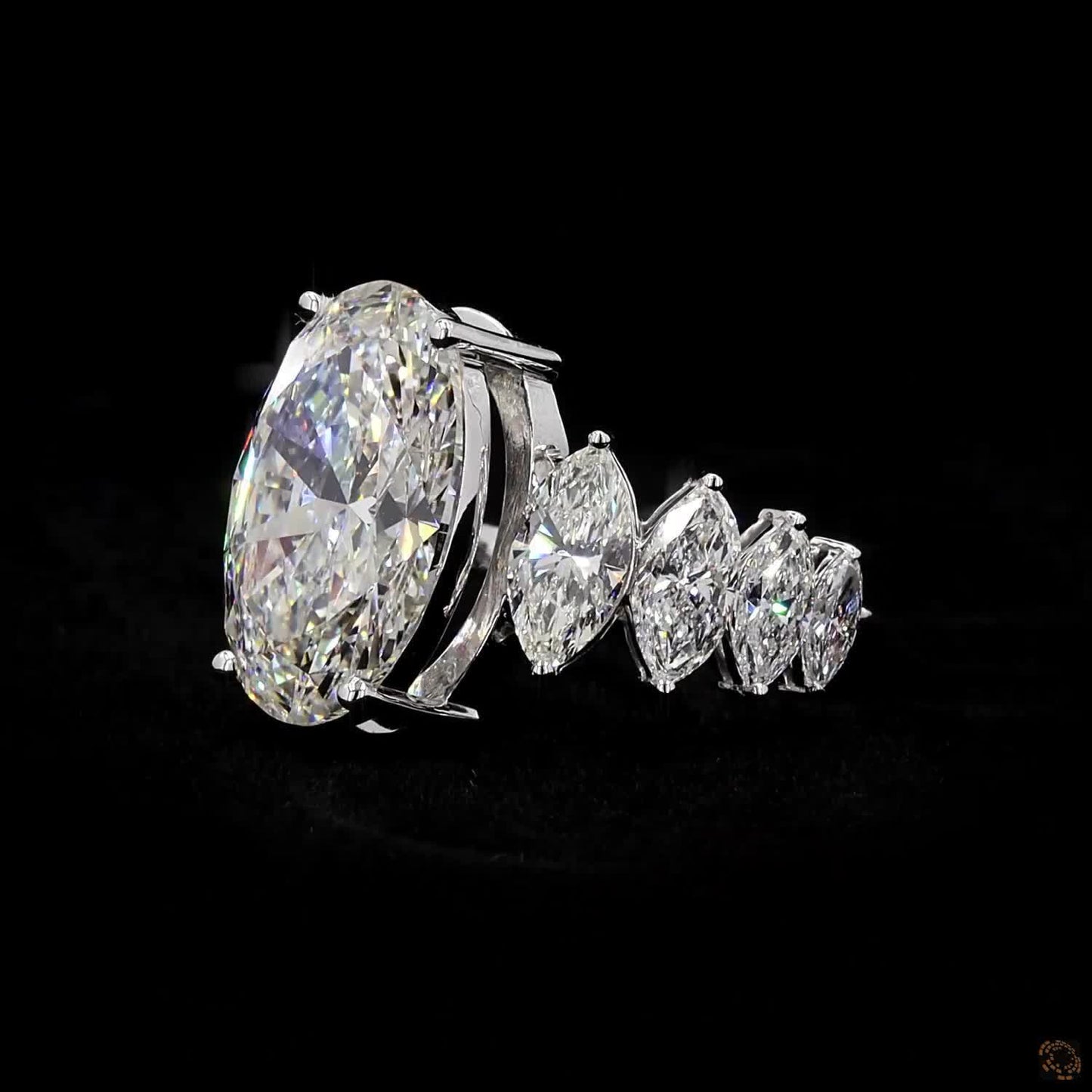 Aurielle – Oval & Marquise Diamond Crown Ring