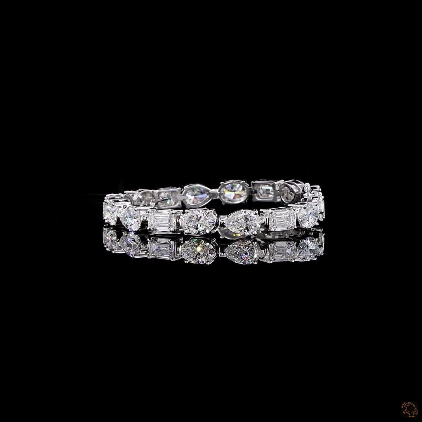 Aurora – Oval, Pear & Emerald Diamond Bracelet