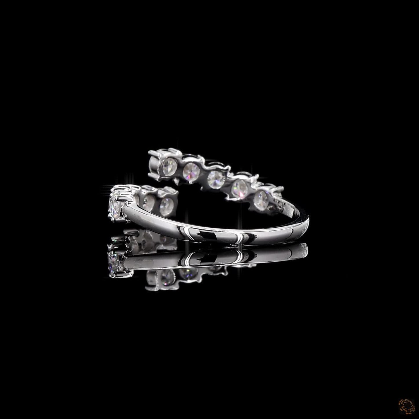 The Evara Ring — Modern Open-Band Design
