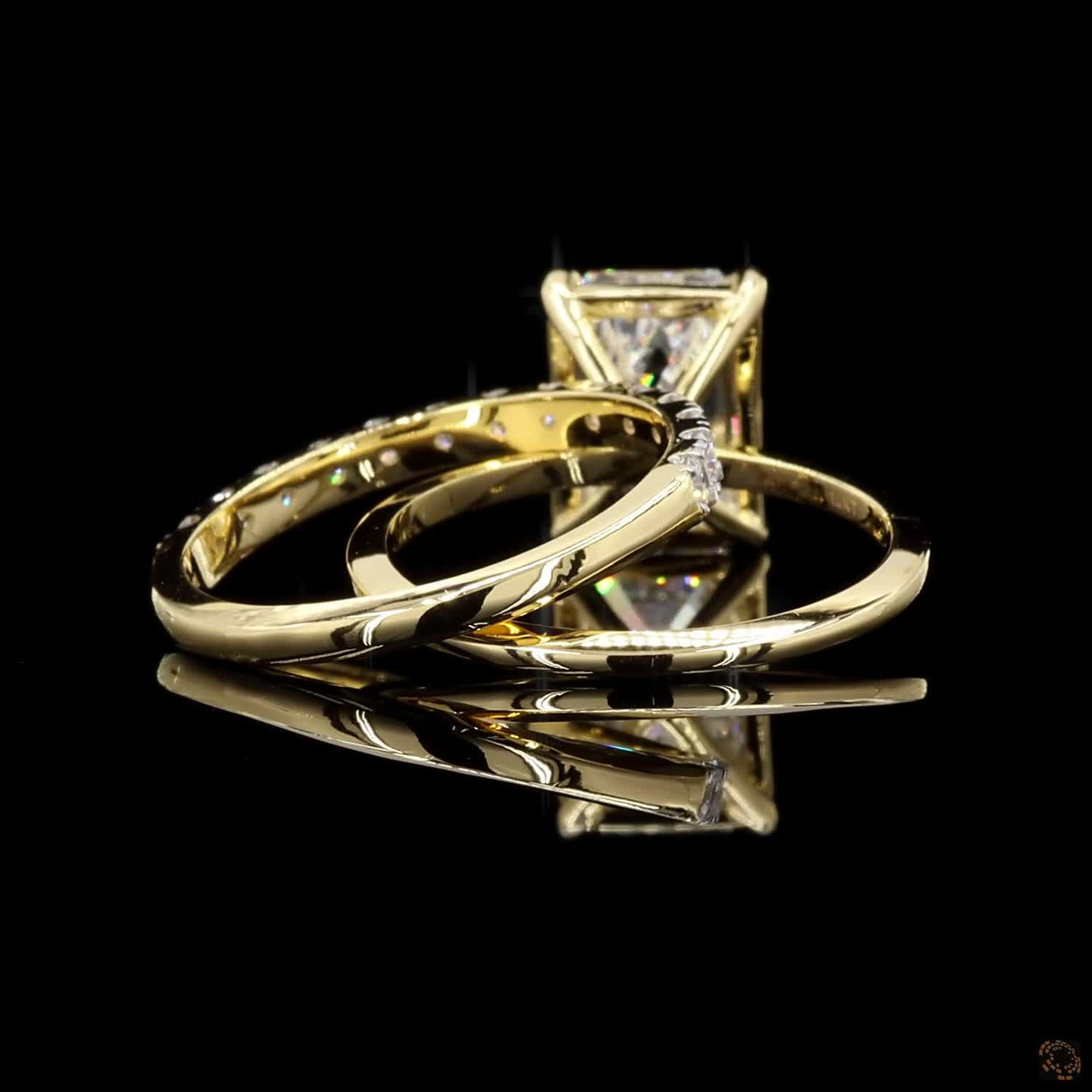The Exquisite Yellow Gold Emerald Diamond Ring