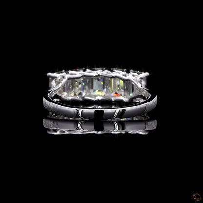 The Exquisite White Gold Emerald Diamond Ring