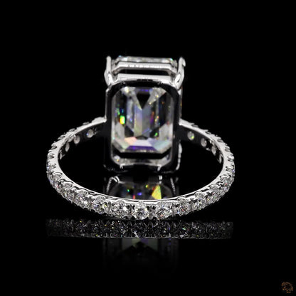 The Exquisite White Gold Emerald Diamond Ring