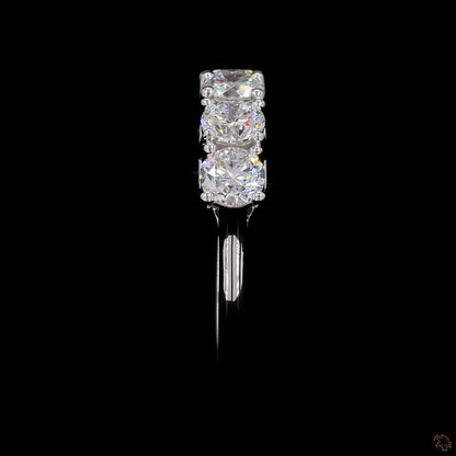 The Exquisite Yellow Gold Round Diamond Ring