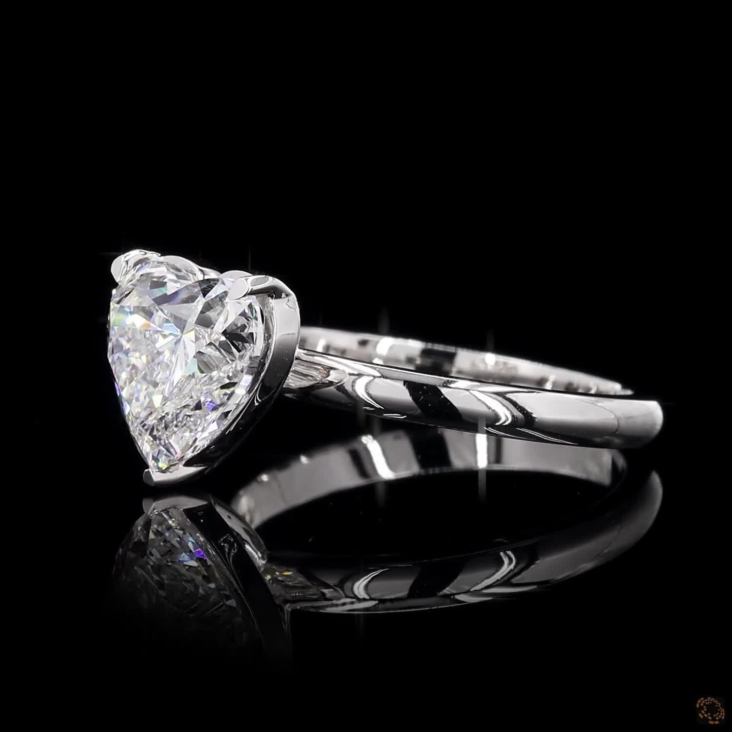 The Exquisite White Gold Heart Diamond Ring