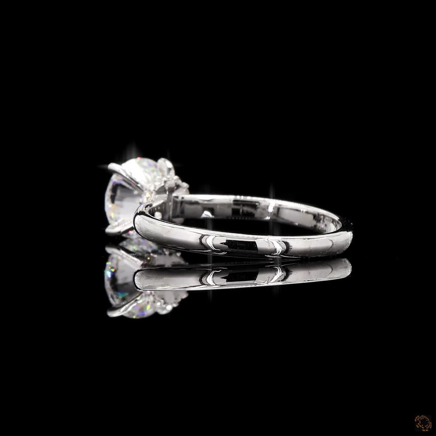 The Luster White Gold Round Diamond Ring