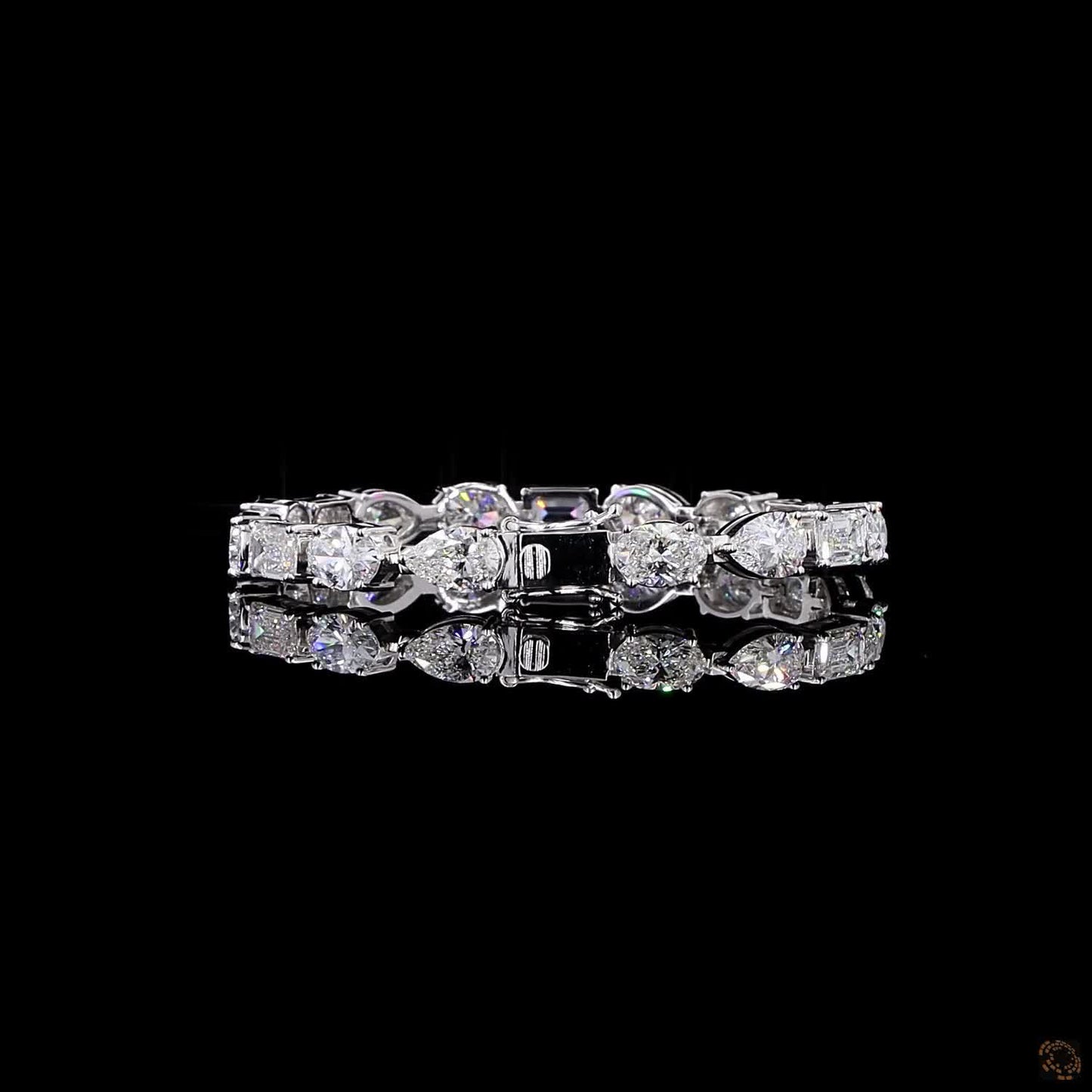 Aurora – Oval, Pear & Emerald Diamond Bracelet