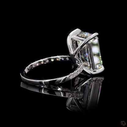 Levana – Emerald Cut Ring