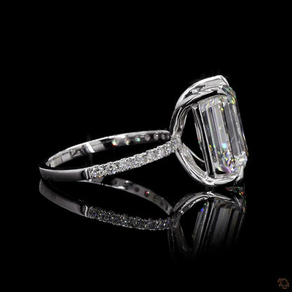 Levana – Emerald Cut Ring