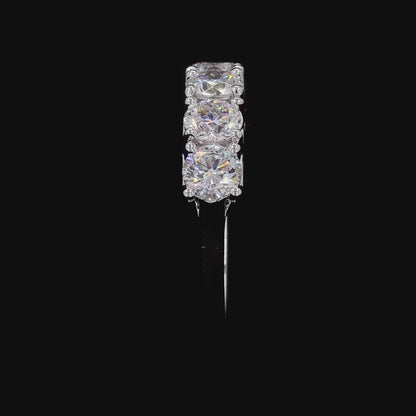 The Exquisite Yellow Gold Round Diamond Ring