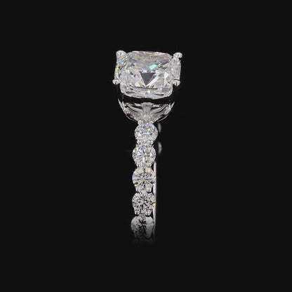 Avelyn – Cushion Cut Diamond Ring
